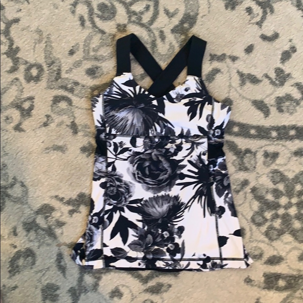 Black and white floral Lululemon workout tank